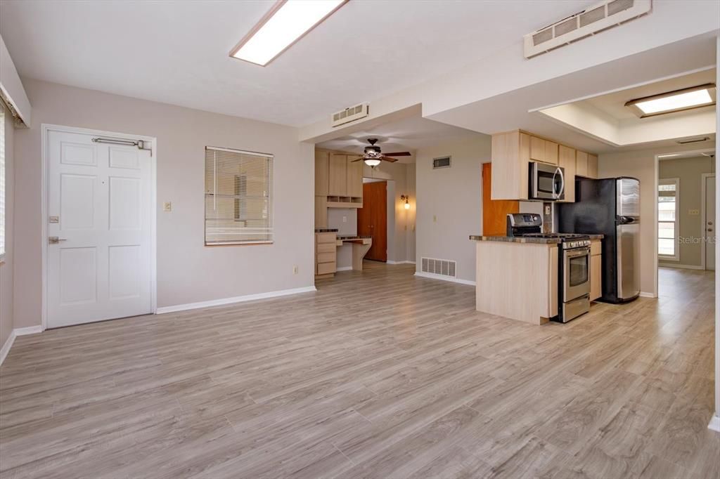 Activo con contrato: $260,000 (3 camas, 2 baños, 1537 Pies cuadrados)