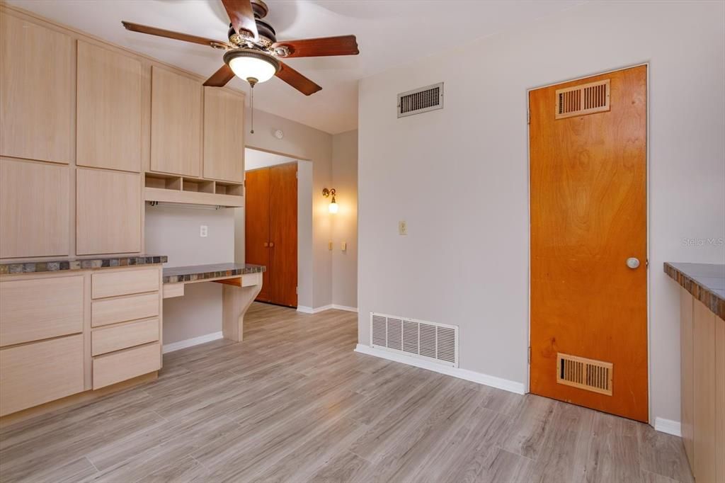 Activo con contrato: $260,000 (3 camas, 2 baños, 1537 Pies cuadrados)
