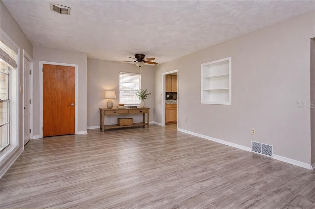 Activo con contrato: $260,000 (3 camas, 2 baños, 1537 Pies cuadrados)