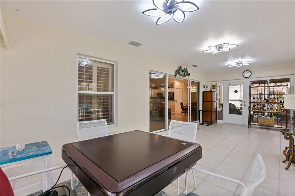 Activo con contrato: $699,900 (3 camas, 2 baños, 2349 Pies cuadrados)