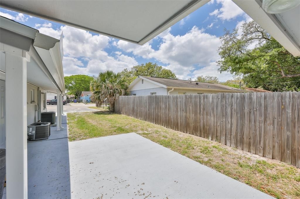 For Rent: $1,199 (1 beds, 1 baths, 1200 Square Feet)