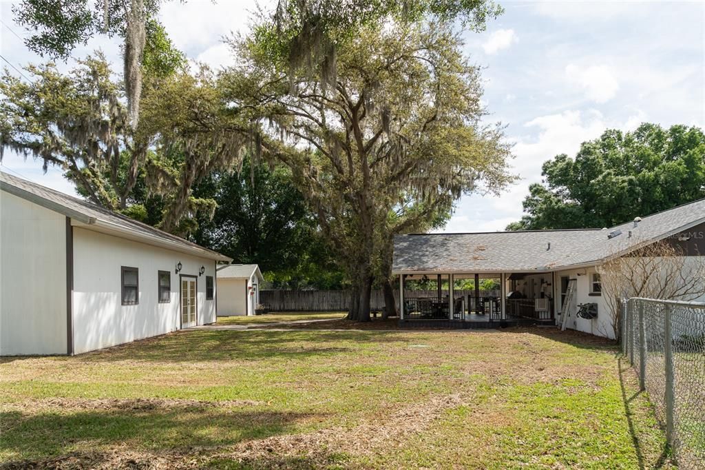 Active With Contract: $550,000 (3 beds, 2 baths, 2087 Square Feet)