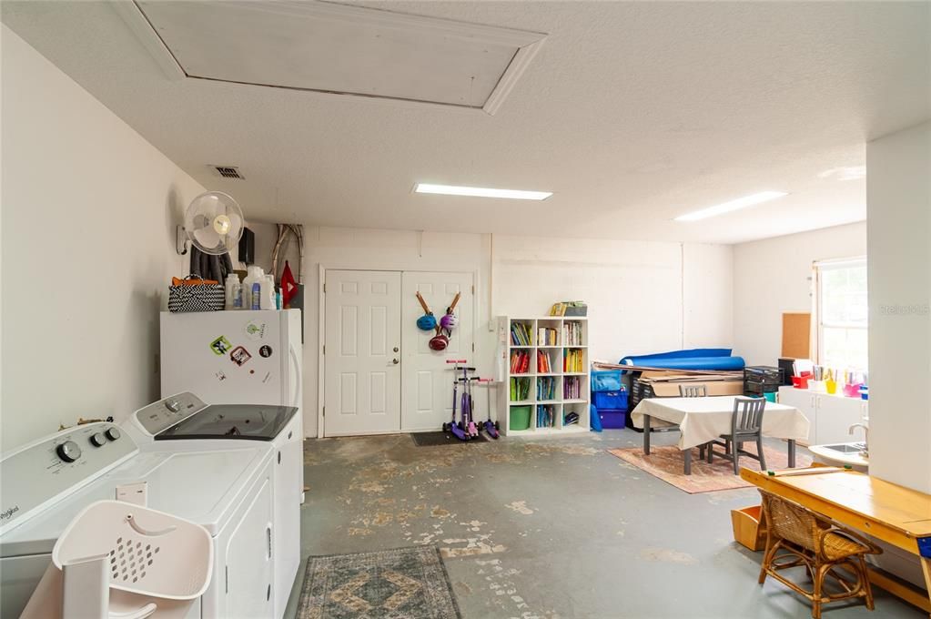 Active With Contract: $550,000 (3 beds, 2 baths, 2087 Square Feet)