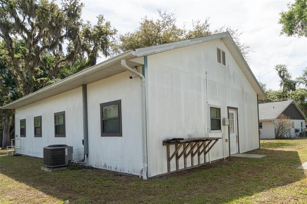 Active With Contract: $550,000 (3 beds, 2 baths, 2087 Square Feet)