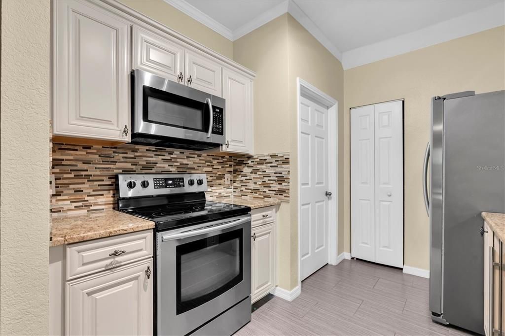 En Venta: $285,000 (2 camas, 2 baños, 1110 Pies cuadrados)