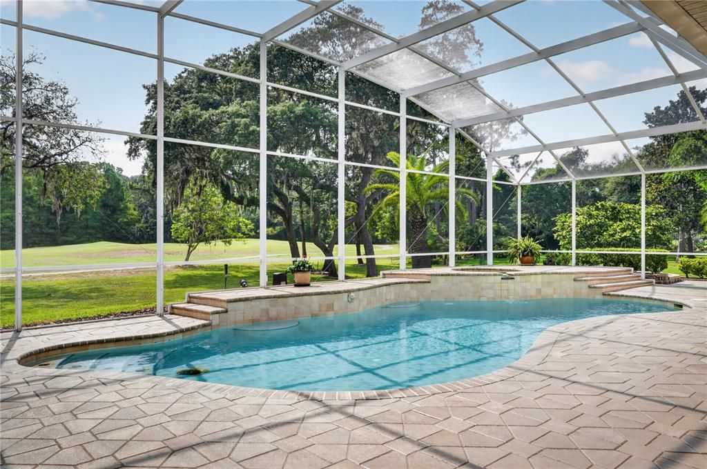 Activo con contrato: $667,500 (4 camas, 3 baños, 2374 Pies cuadrados)