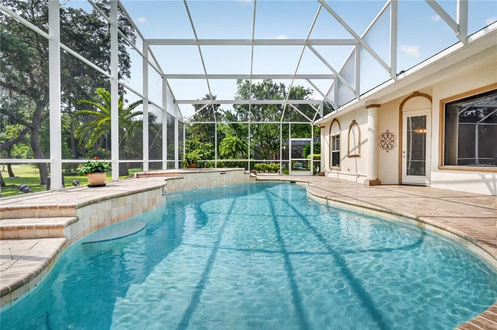 Activo con contrato: $667,500 (4 camas, 3 baños, 2374 Pies cuadrados)