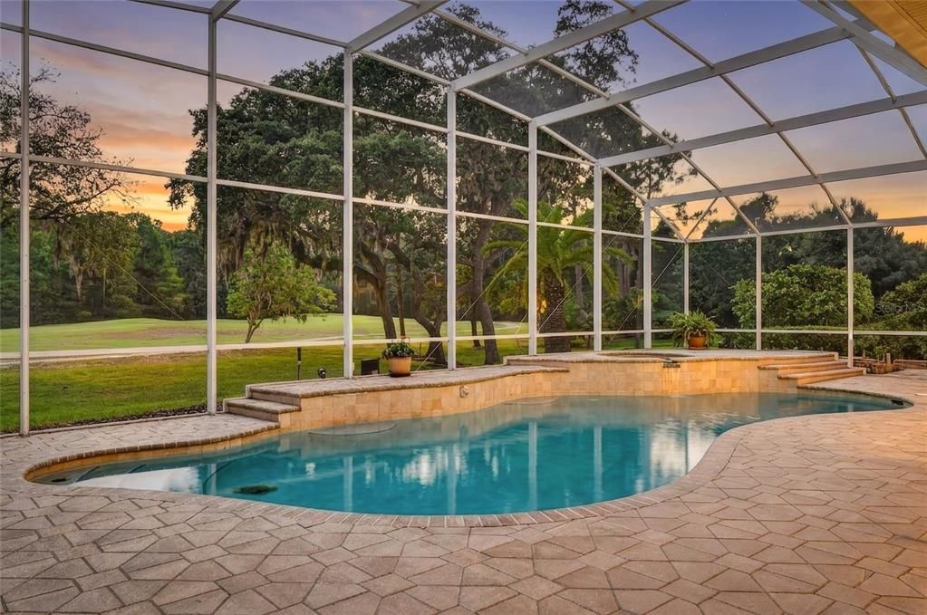 Activo con contrato: $667,500 (4 camas, 3 baños, 2374 Pies cuadrados)