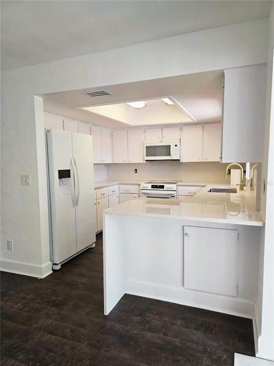 For Rent: $3,600 (3 beds, 2 baths, 1318 Square Feet)
