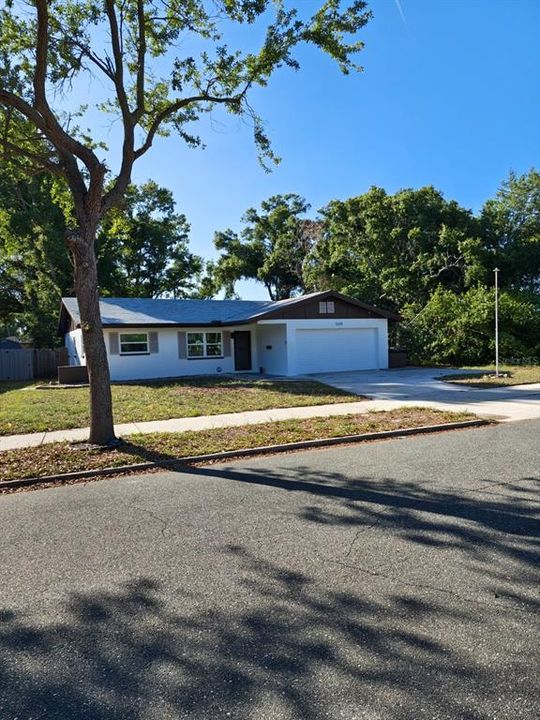 For Rent: $3,600 (3 beds, 2 baths, 1318 Square Feet)