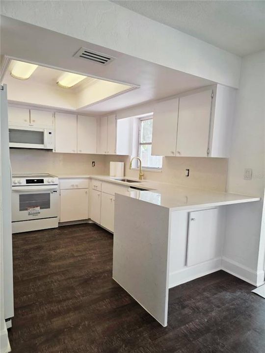 For Rent: $3,600 (3 beds, 2 baths, 1318 Square Feet)