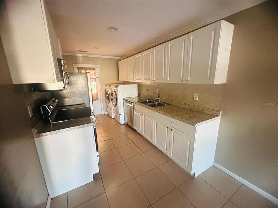 В аренду: $1,550 (2 спален, 2 ванн, 1073 Квадратных фут)