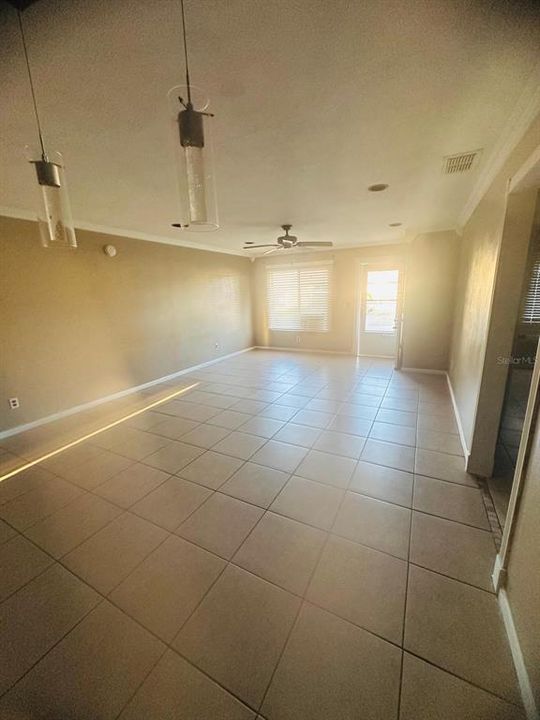 В аренду: $1,550 (2 спален, 2 ванн, 1073 Квадратных фут)