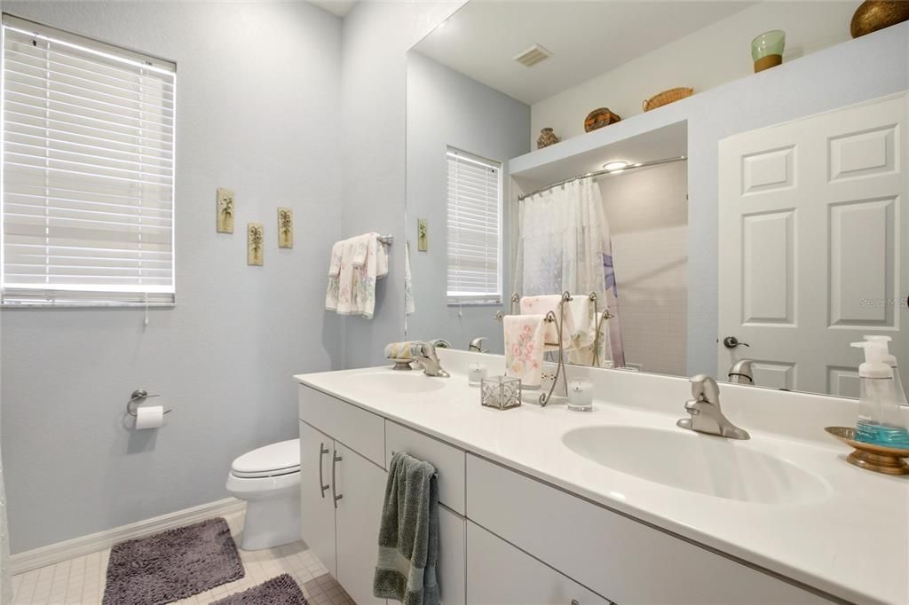 Activo con contrato: $1,189,000 (4 camas, 3 baños, 3117 Pies cuadrados)