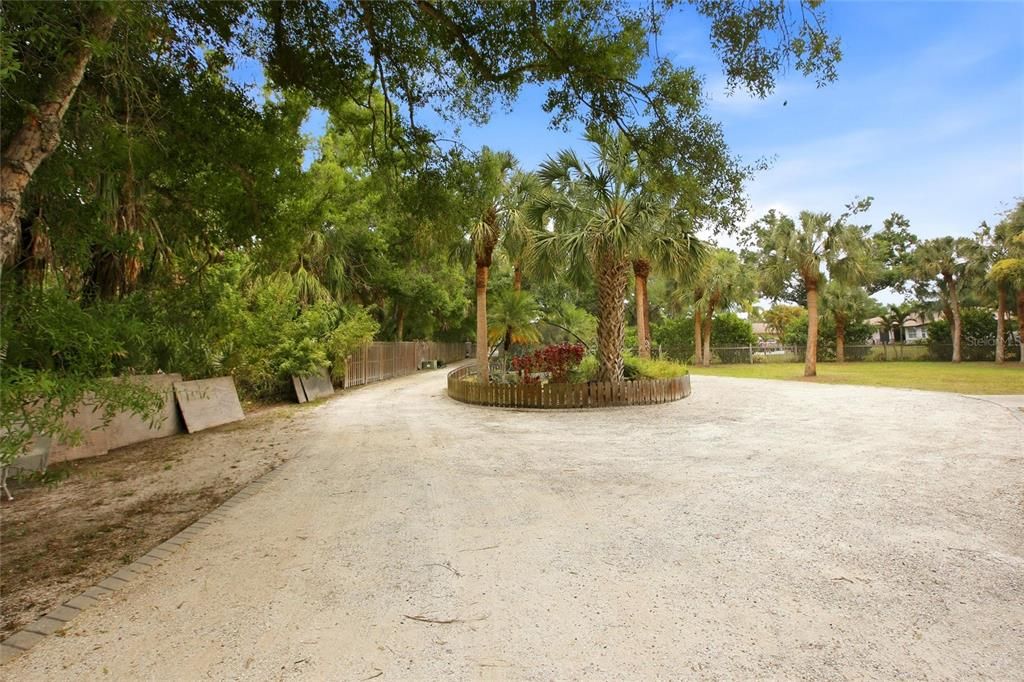 Activo con contrato: $1,189,000 (4 camas, 3 baños, 3117 Pies cuadrados)