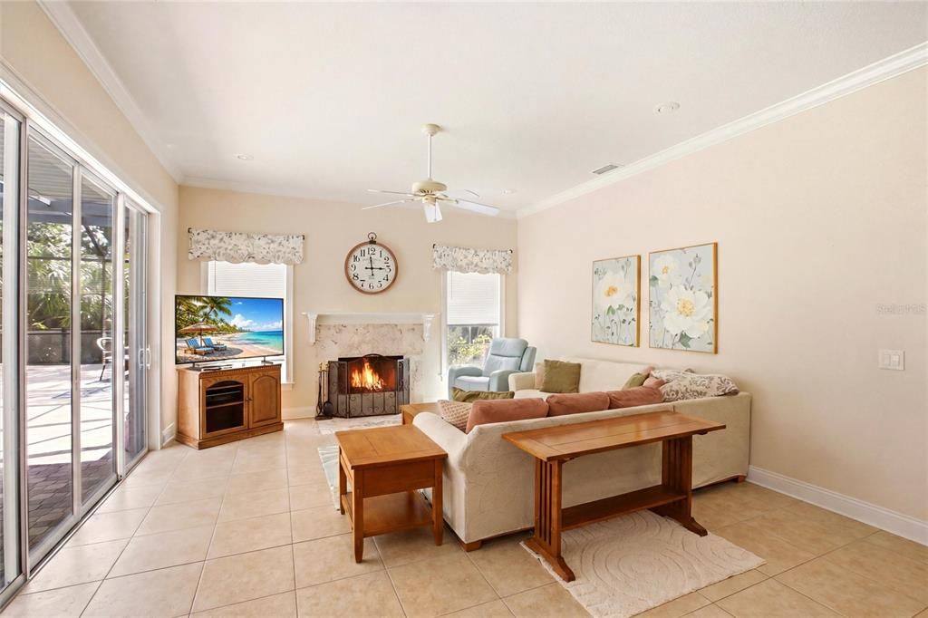 Activo con contrato: $1,189,000 (4 camas, 3 baños, 3117 Pies cuadrados)