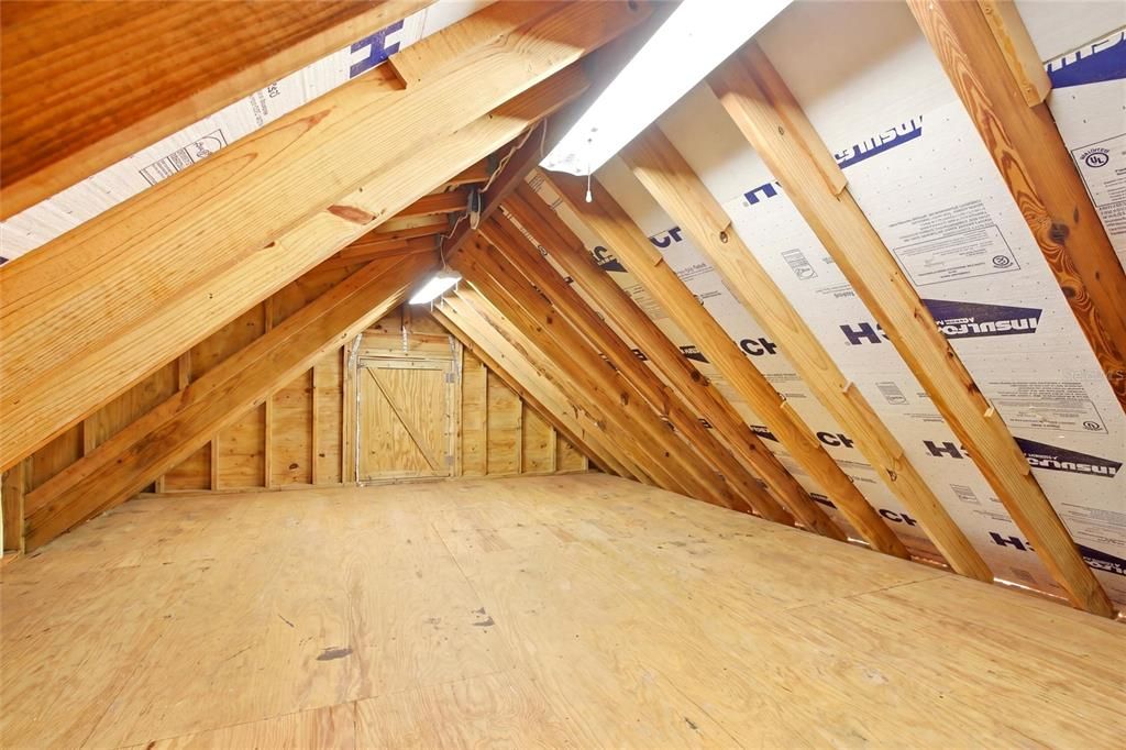 Activo con contrato: $1,189,000 (4 camas, 3 baños, 3117 Pies cuadrados)