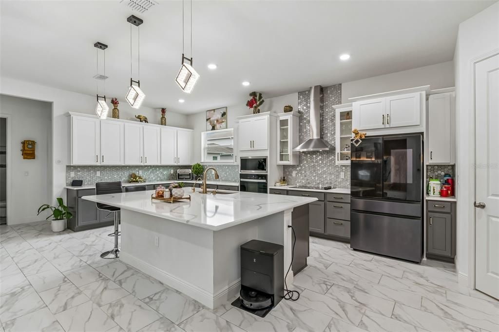 For Sale: $969,000 (6 beds, 4 baths, 4415 Square Feet)