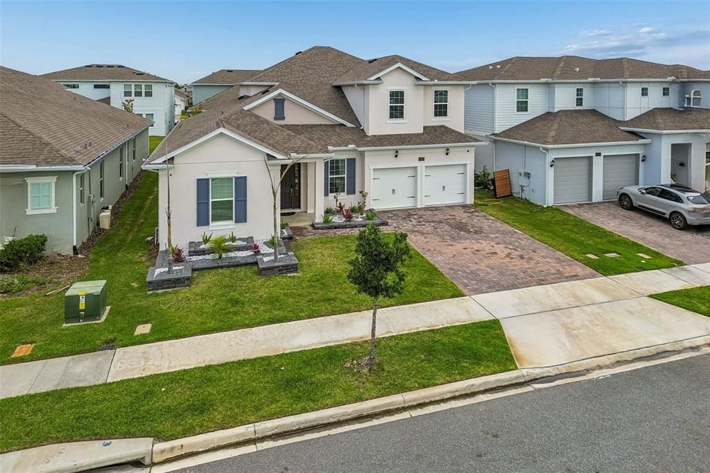 For Sale: $969,000 (6 beds, 4 baths, 4415 Square Feet)