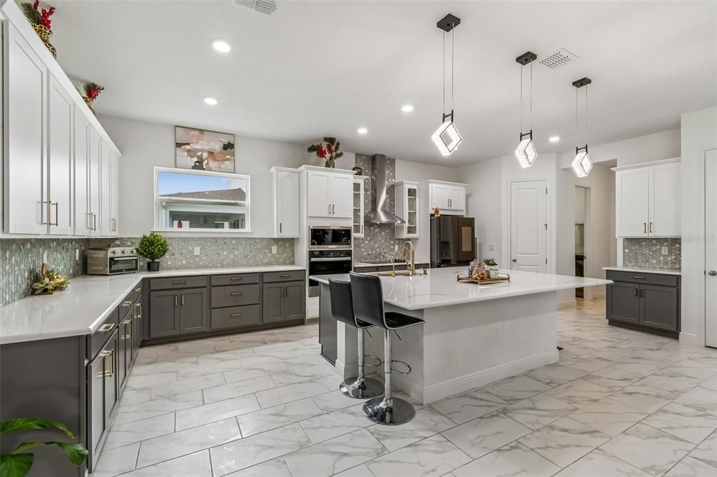 For Sale: $969,000 (6 beds, 4 baths, 4415 Square Feet)