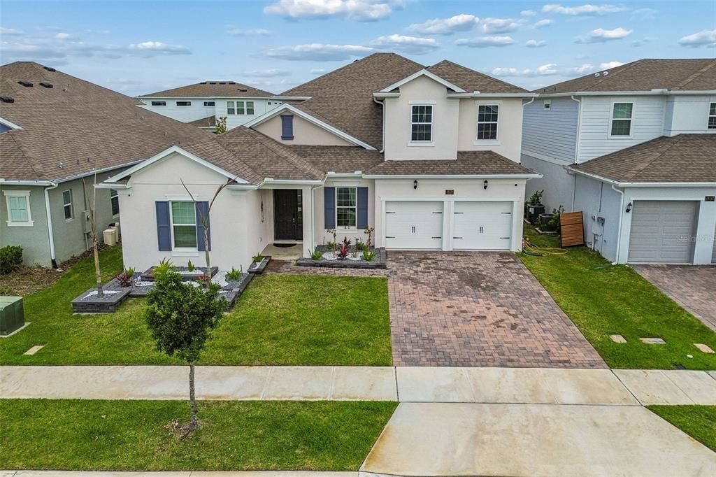 For Sale: $969,000 (6 beds, 4 baths, 4415 Square Feet)