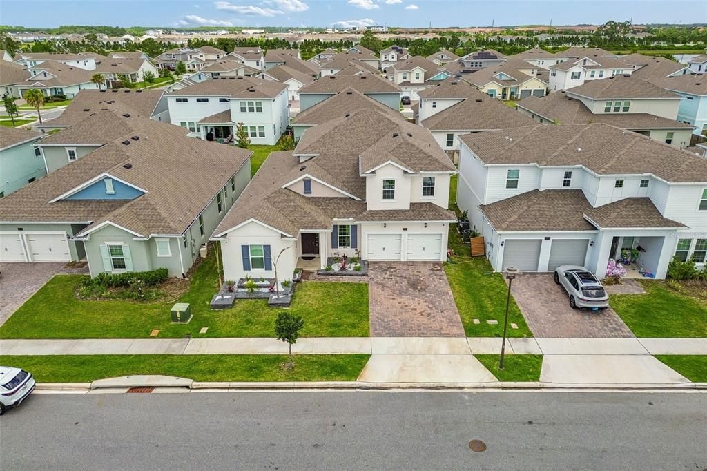 For Sale: $969,000 (6 beds, 4 baths, 4415 Square Feet)
