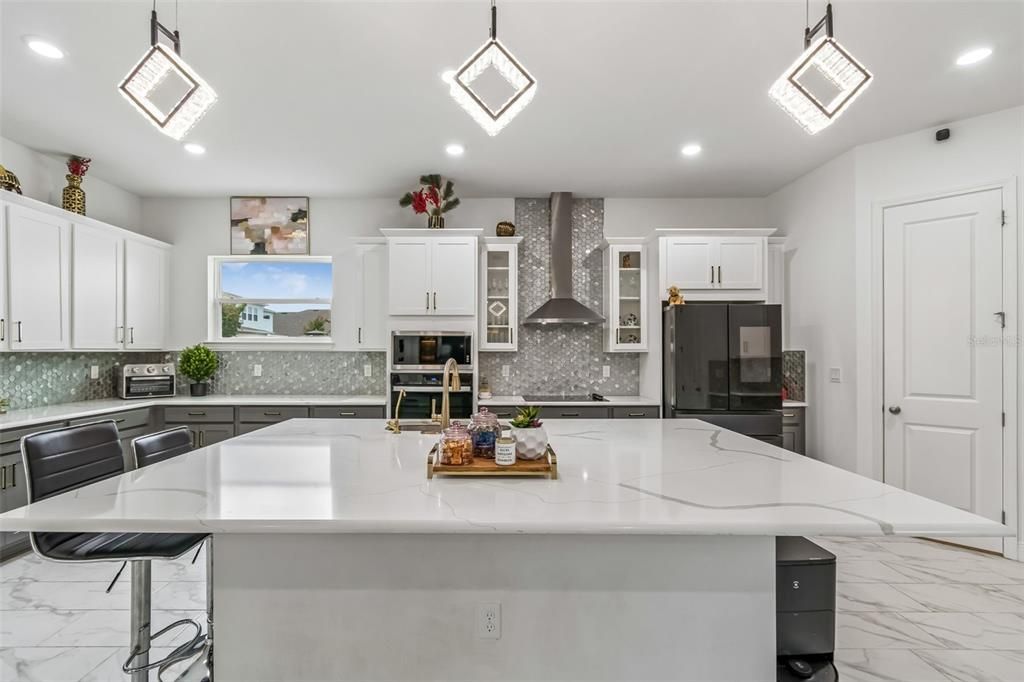 For Sale: $969,000 (6 beds, 4 baths, 4415 Square Feet)