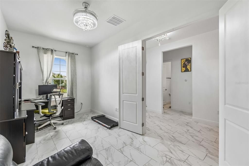 For Sale: $969,000 (6 beds, 4 baths, 4415 Square Feet)