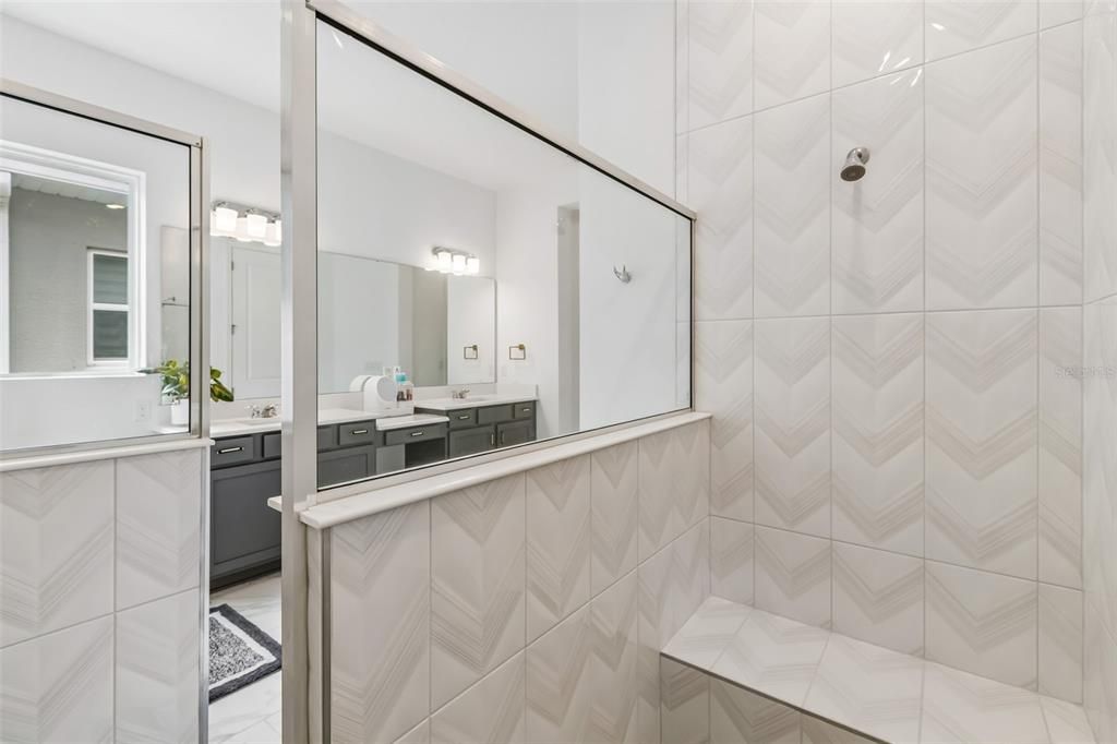For Sale: $969,000 (6 beds, 4 baths, 4415 Square Feet)