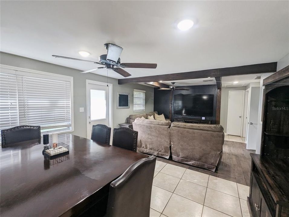 For Sale: $239,999 (3 beds, 2 baths, 1190 Square Feet)