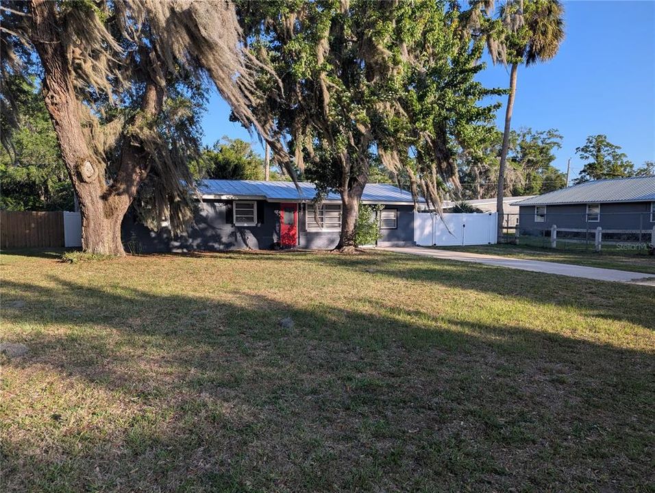 For Sale: $239,999 (3 beds, 2 baths, 1190 Square Feet)