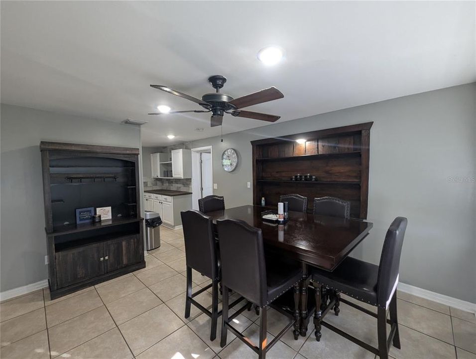 For Sale: $239,999 (3 beds, 2 baths, 1190 Square Feet)