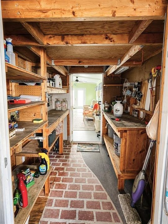 На продажу: $164,900 (2 спален, 2 ванн, 1689 Квадратных фут)