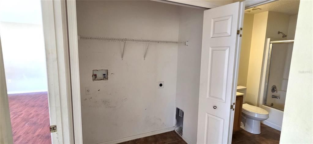 Под контрактом: $275,000 (5 спален, 2 ванн, 3052 Квадратных фут)