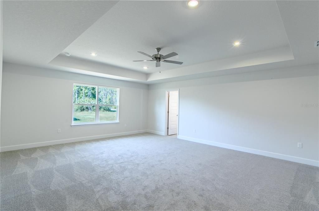 Activo con contrato: $415,900 (4 camas, 3 baños, 3000 Pies cuadrados)