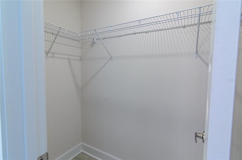 Activo con contrato: $415,900 (4 camas, 3 baños, 3000 Pies cuadrados)