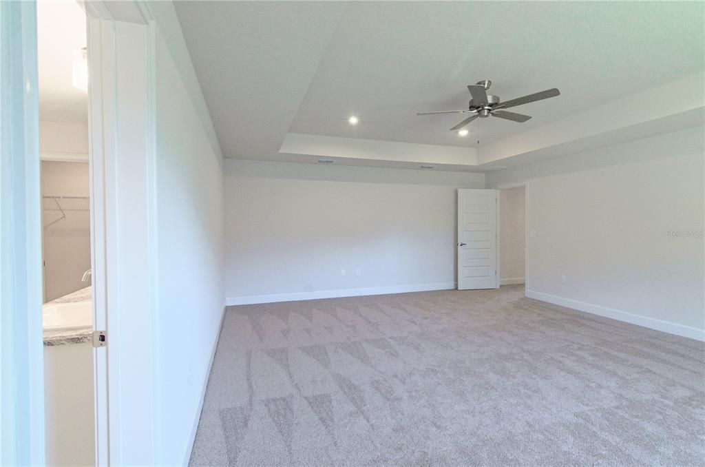 Activo con contrato: $415,900 (4 camas, 3 baños, 3000 Pies cuadrados)