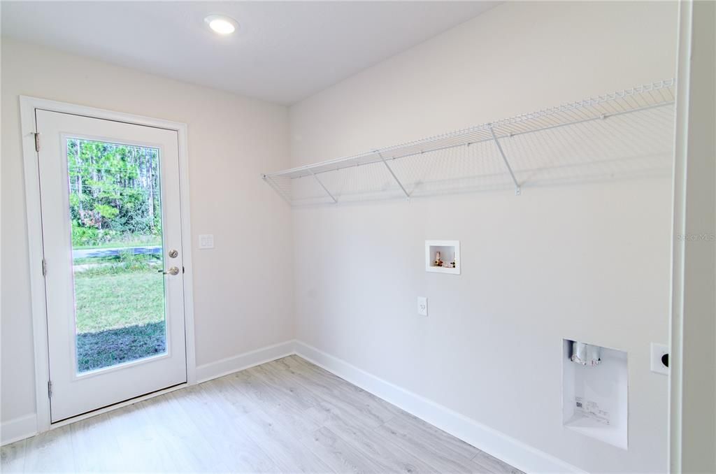Activo con contrato: $415,900 (4 camas, 3 baños, 3000 Pies cuadrados)