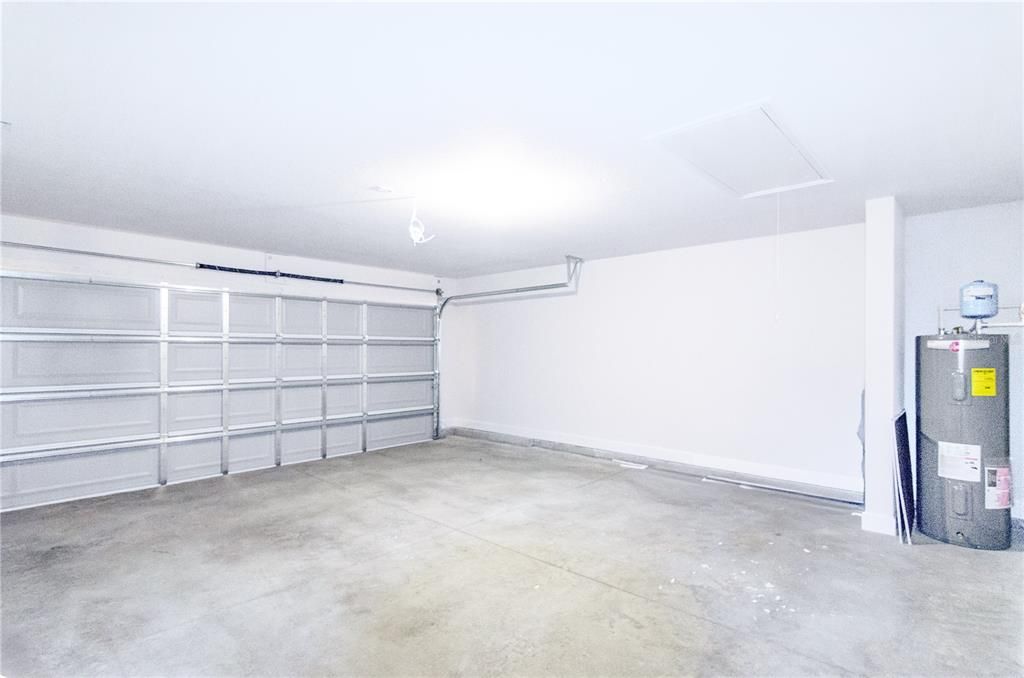 Activo con contrato: $415,900 (4 camas, 3 baños, 3000 Pies cuadrados)