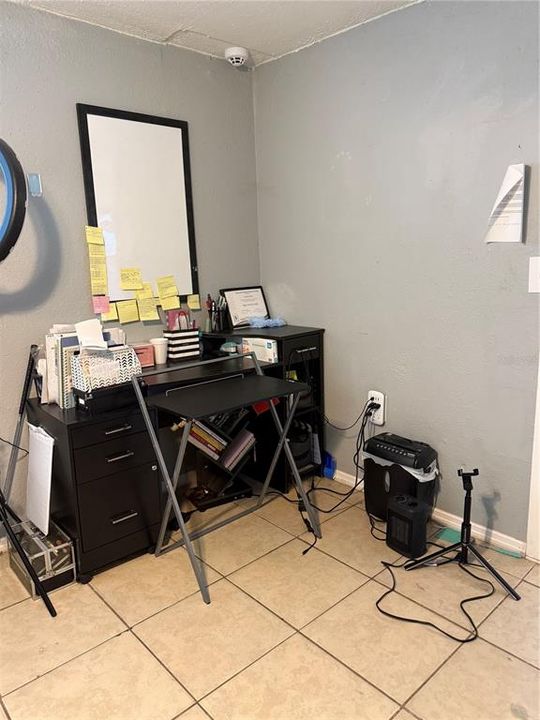 Active With Contract: $135,000 (1 beds, 1 baths, 480 Square Feet)