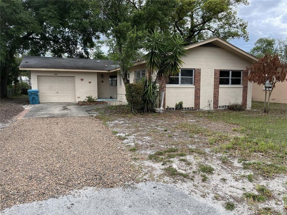 Recently Rented: $1,940 (3 beds, 2 baths, 1215 Square Feet)