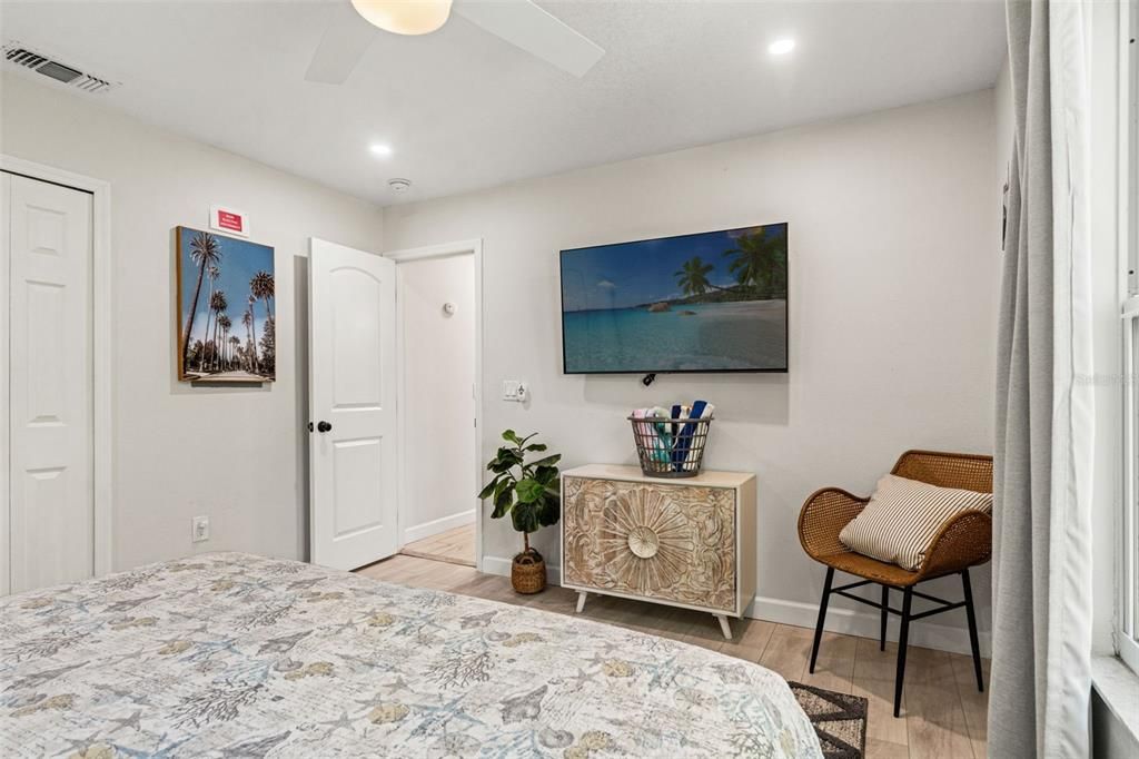 For Sale: $1,550,000 (4 beds, 4 baths, 1600 Square Feet)