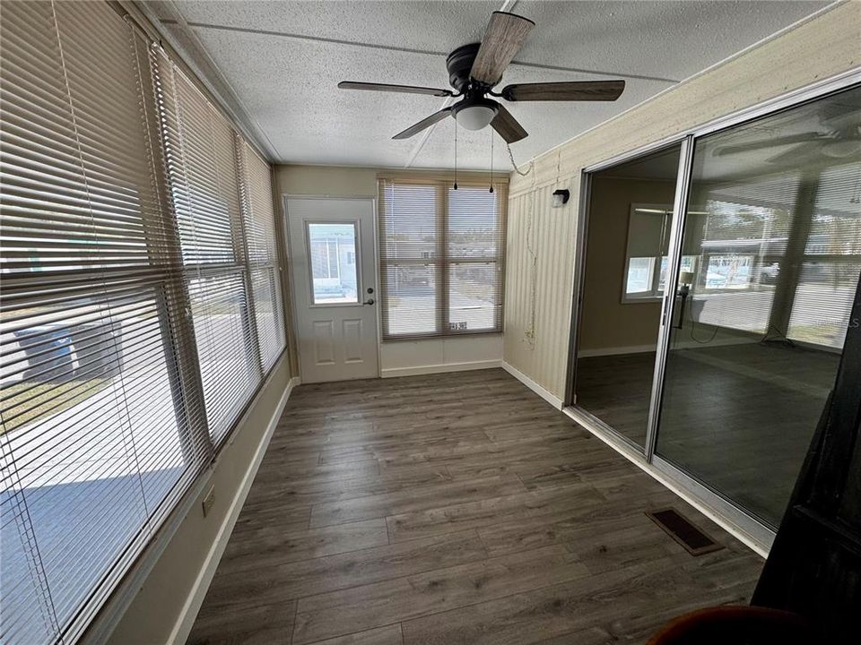 En Venta: $129,900 (2 camas, 2 baños, 1056 Pies cuadrados)