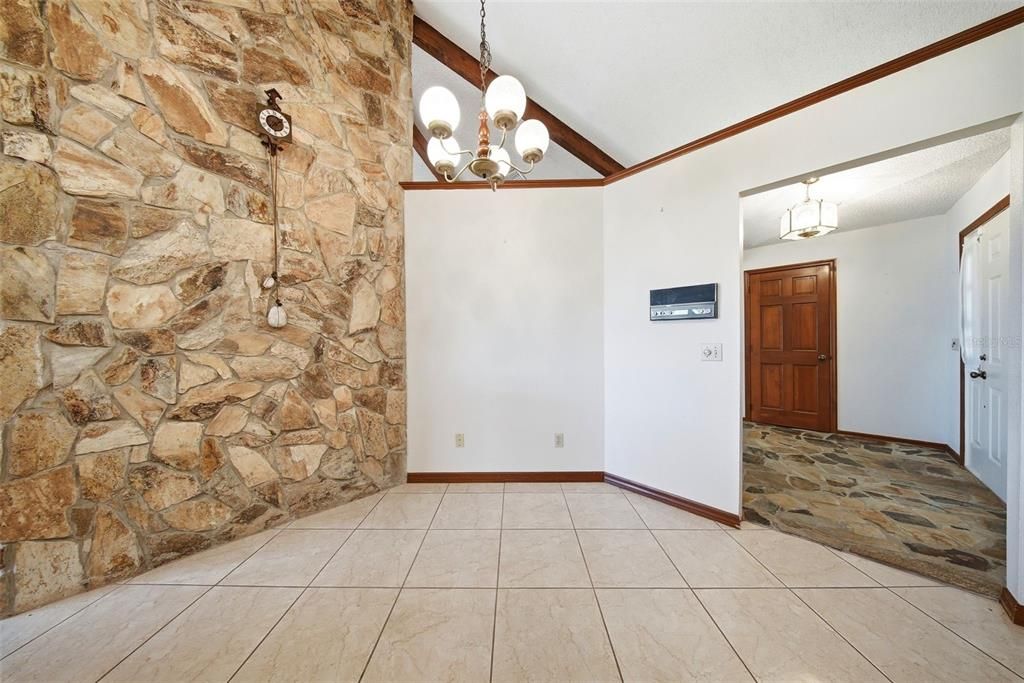 En Venta: $588,500 (3 camas, 2 baños, 1876 Pies cuadrados)