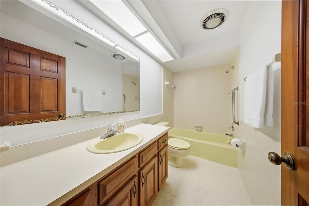 En Venta: $588,500 (3 camas, 2 baños, 1876 Pies cuadrados)