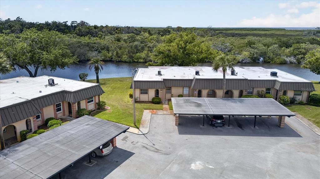 For Sale: $149,000 (2 beds, 2 baths, 1050 Square Feet)