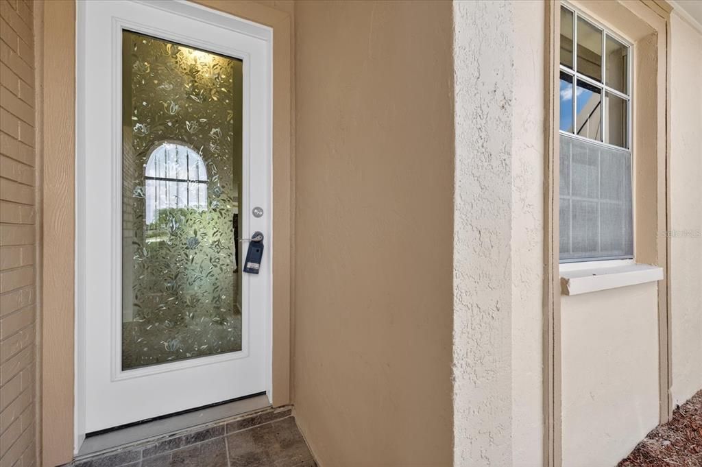 For Sale: $149,000 (2 beds, 2 baths, 1050 Square Feet)