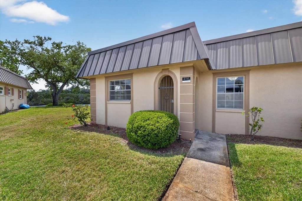 For Sale: $149,000 (2 beds, 2 baths, 1050 Square Feet)