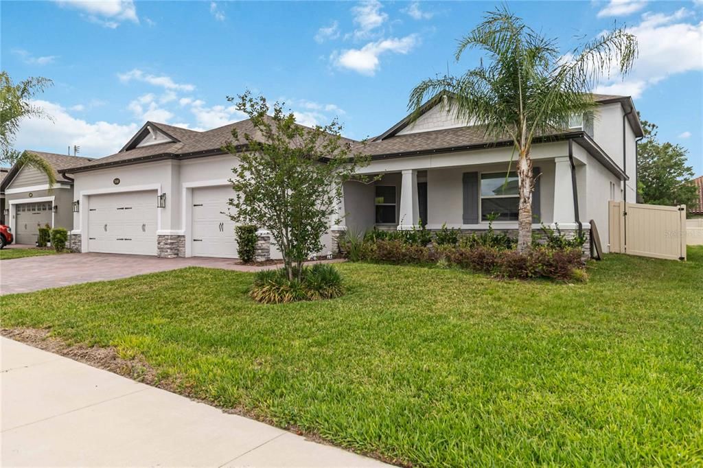 For Sale: $920,000 (5 beds, 4 baths, 3319 Square Feet)