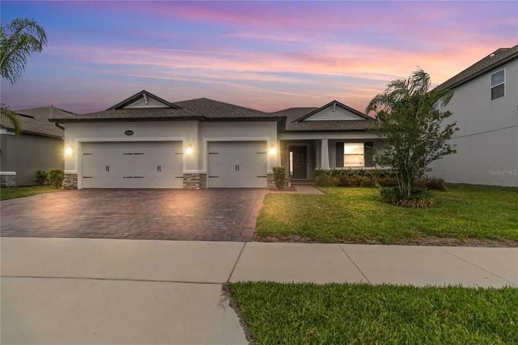 For Sale: $920,000 (5 beds, 4 baths, 3319 Square Feet)